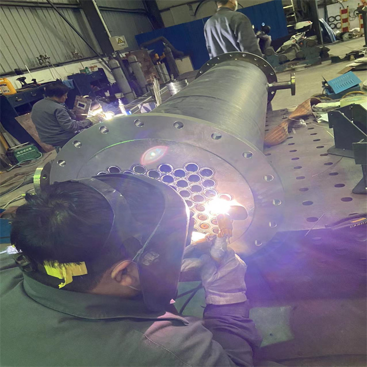 钛复合换热器加工过程