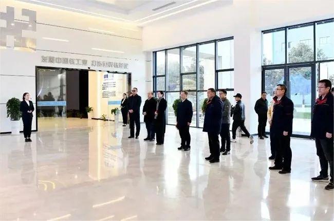 新华社陕西分社来宝鸡调研钛产业发展